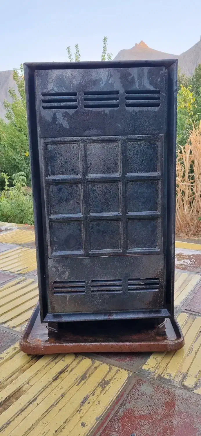 بخاری نفتی، گازوییلی|بخاری، هیتر، شومینه|صحنه, |دیوار