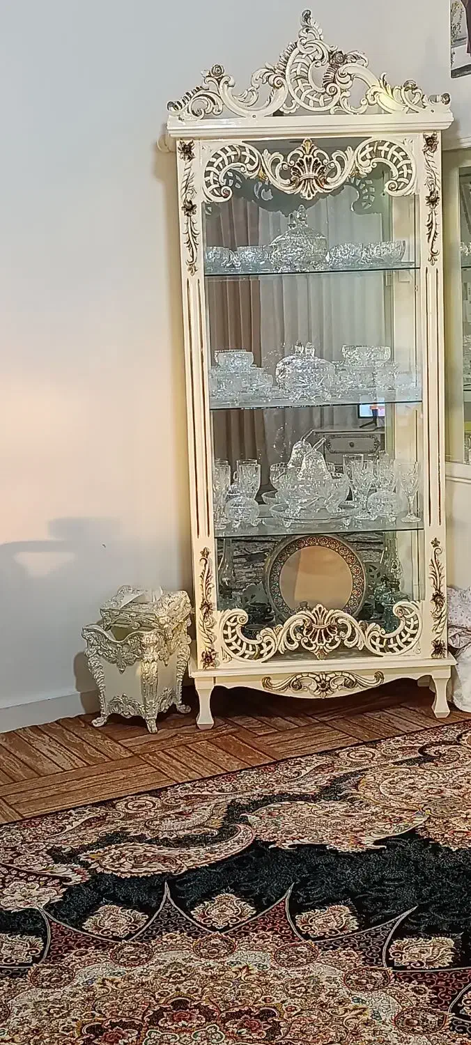 بوفه چوبی تمیز و سالم|بوفه، ویترین، کنسول|تهران, وصفنارد|دیوار