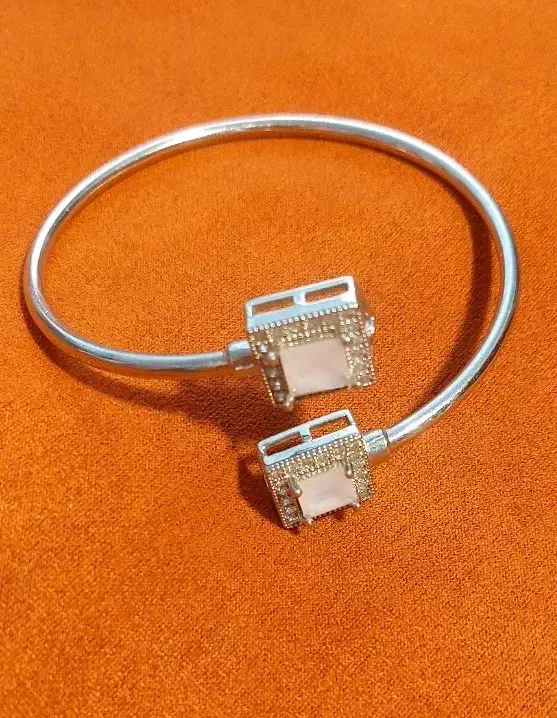 بنگل  خاص  و شیک   نو|بدلیجات|اصفهان, ستار|دیوار