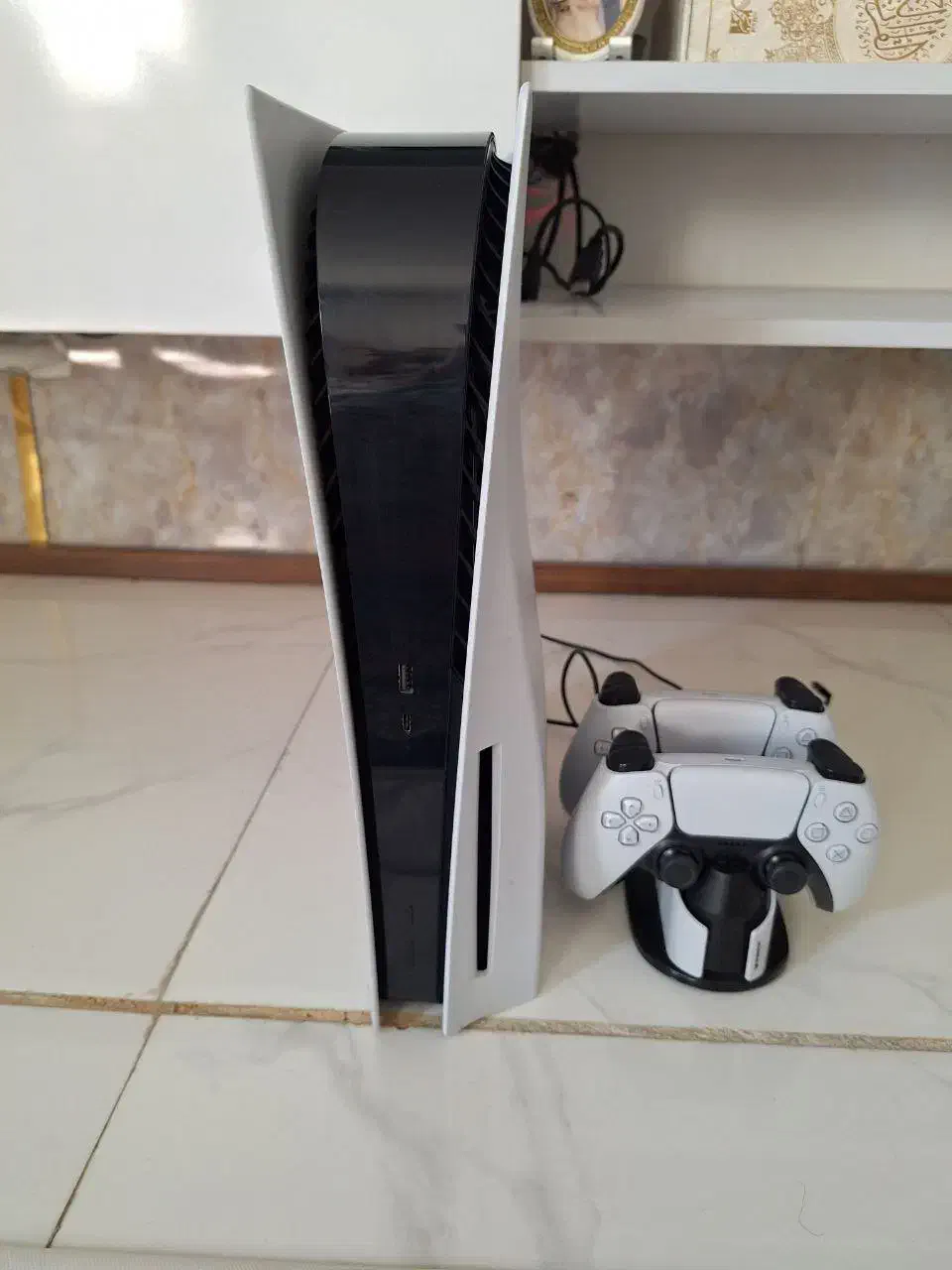 ps5 fat به همراه دسته و پایه شارژر|کنسول، بازی ویدئویی و آنلاین|تهران, کیانشهر|دیوار