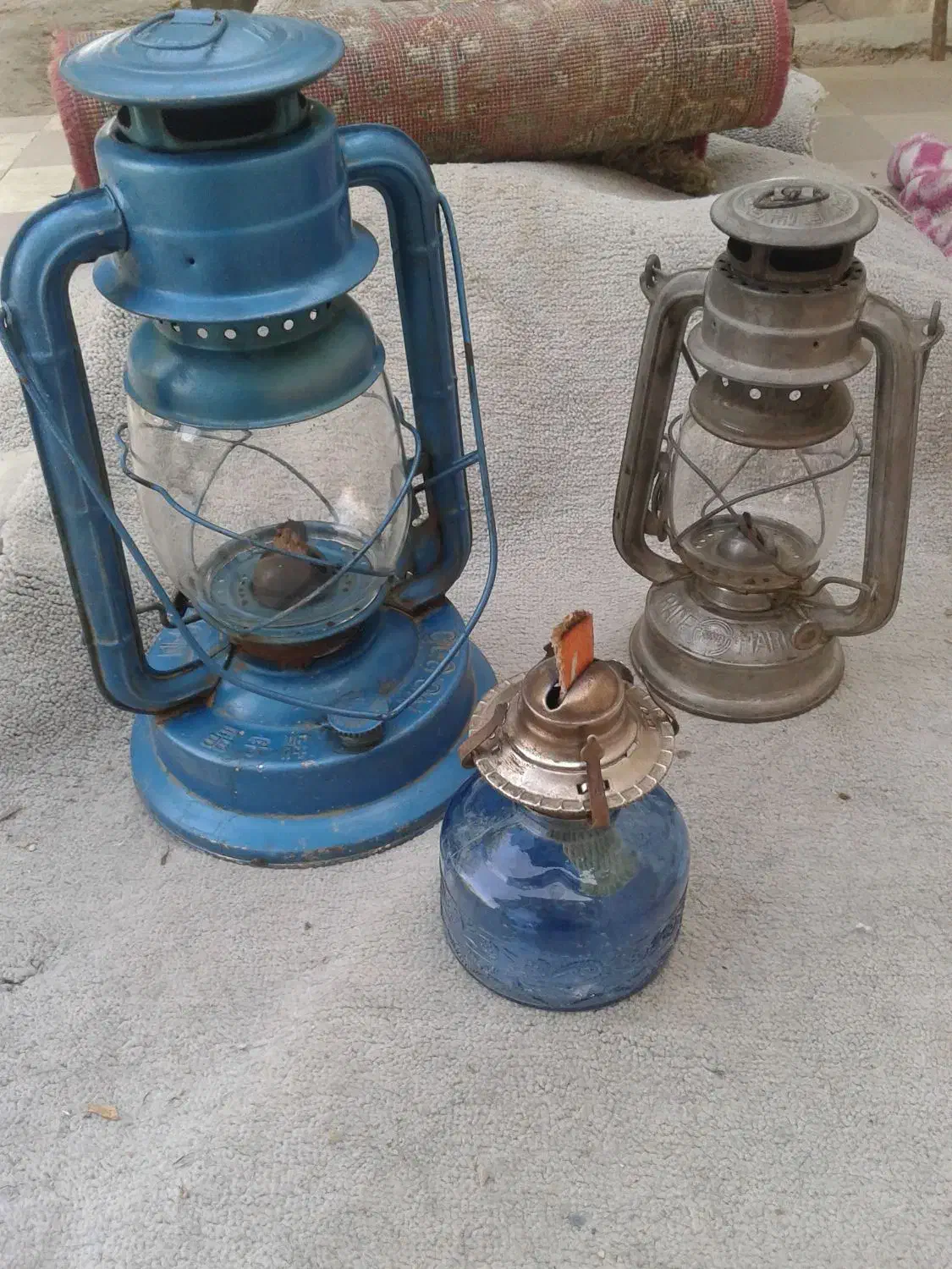 چراغ فانوسی نفتی و گرد سوز|کلکسیون اشیاء عتیقه|کازرون, |دیوار