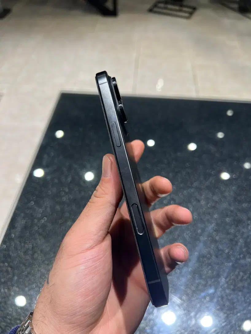 آیفون 16 پرو مکس ۲۵۶ گیگ|موبایل|رشت, چمارسرا|دیوار