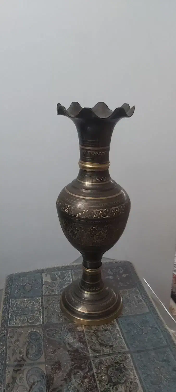 گلدان برنزی هندی|صنایع دستی و سایر لوازم تزئینی|اردبیل, |دیوار