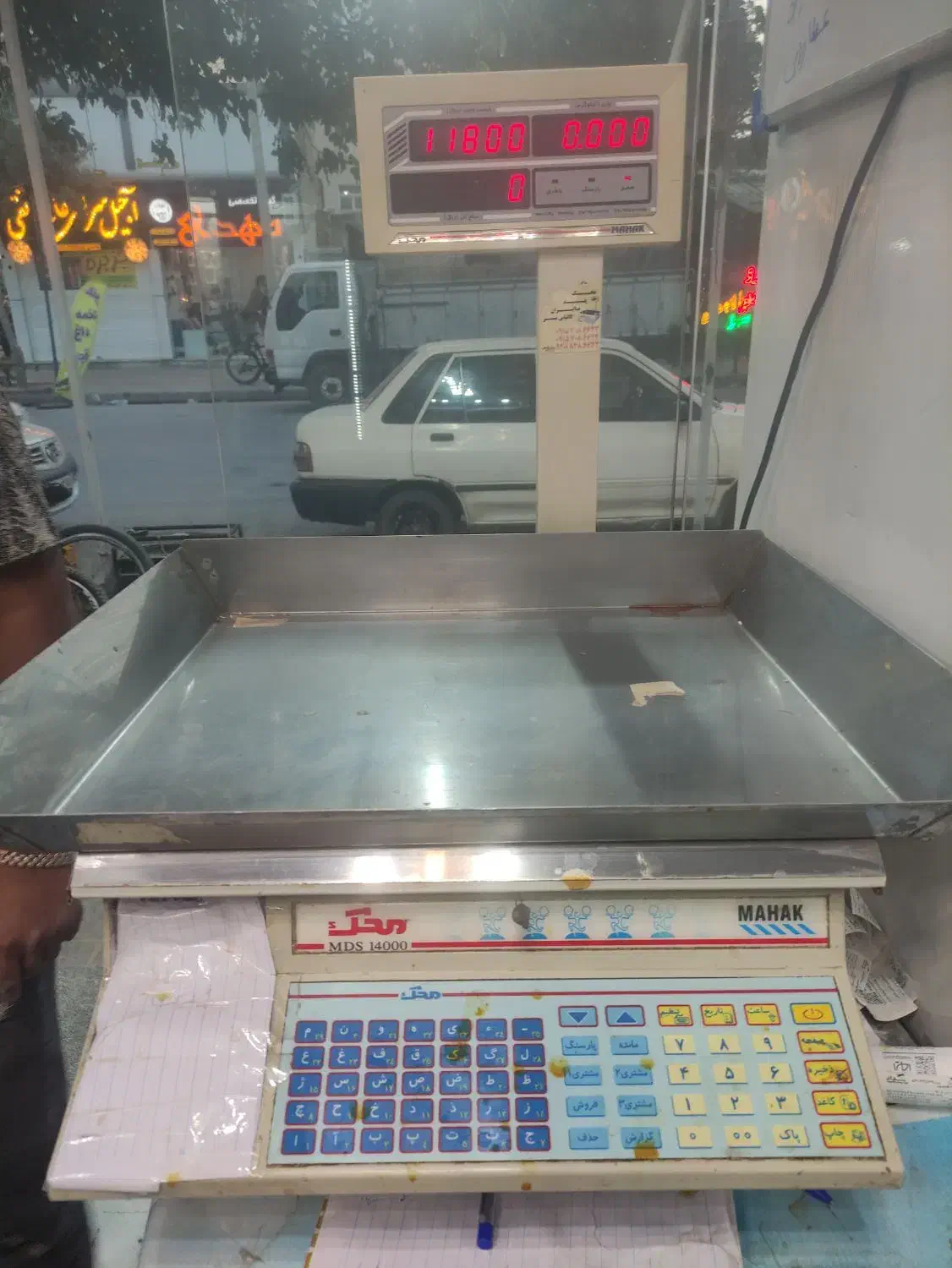 ترازو محک هفتادکیلویی و دخل ویترینی|فروشگاه و مغازه|شیروان (خراسان), |دیوار