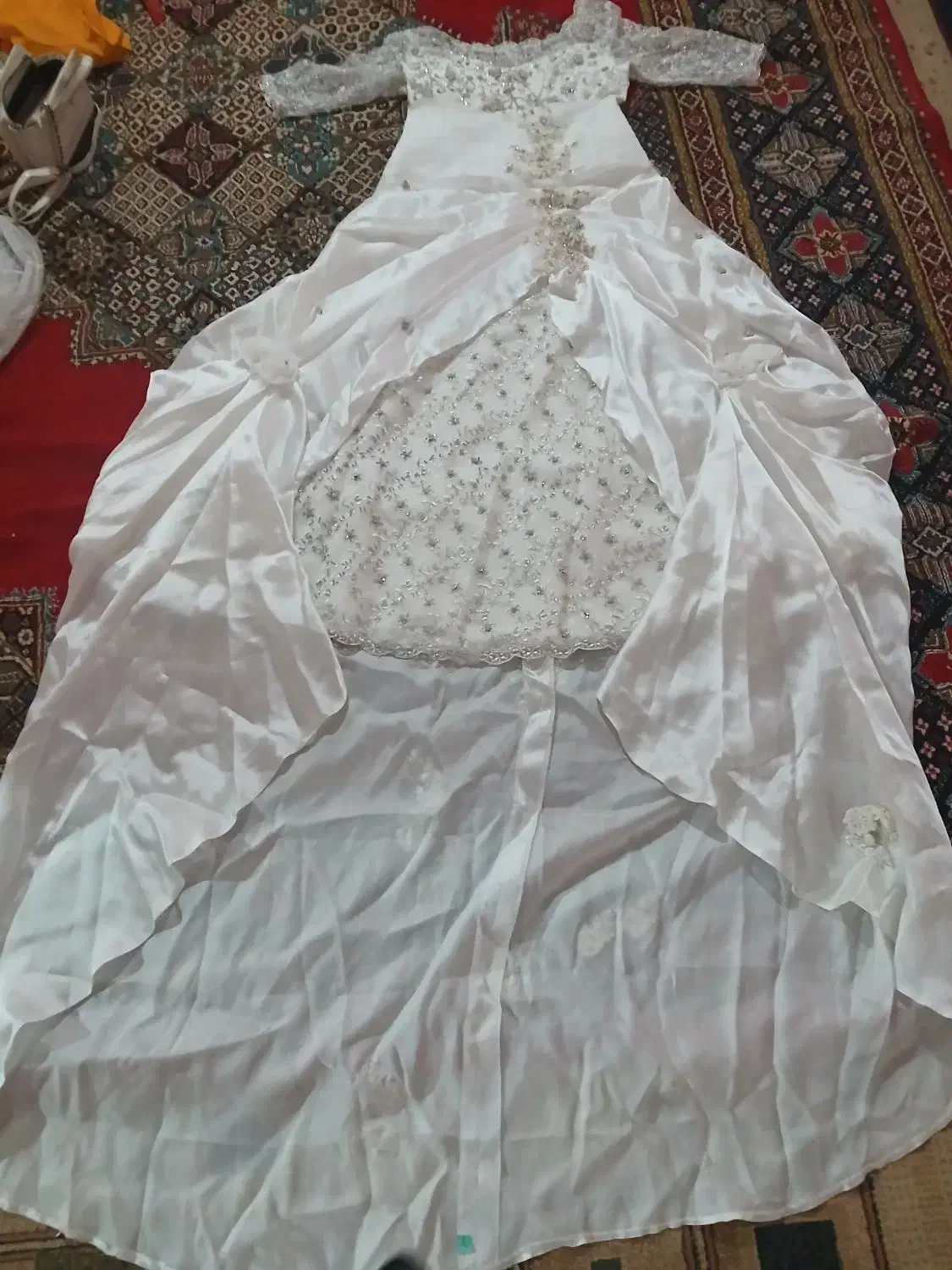 لباس مجلسی|لباس|گرگان, |دیوار