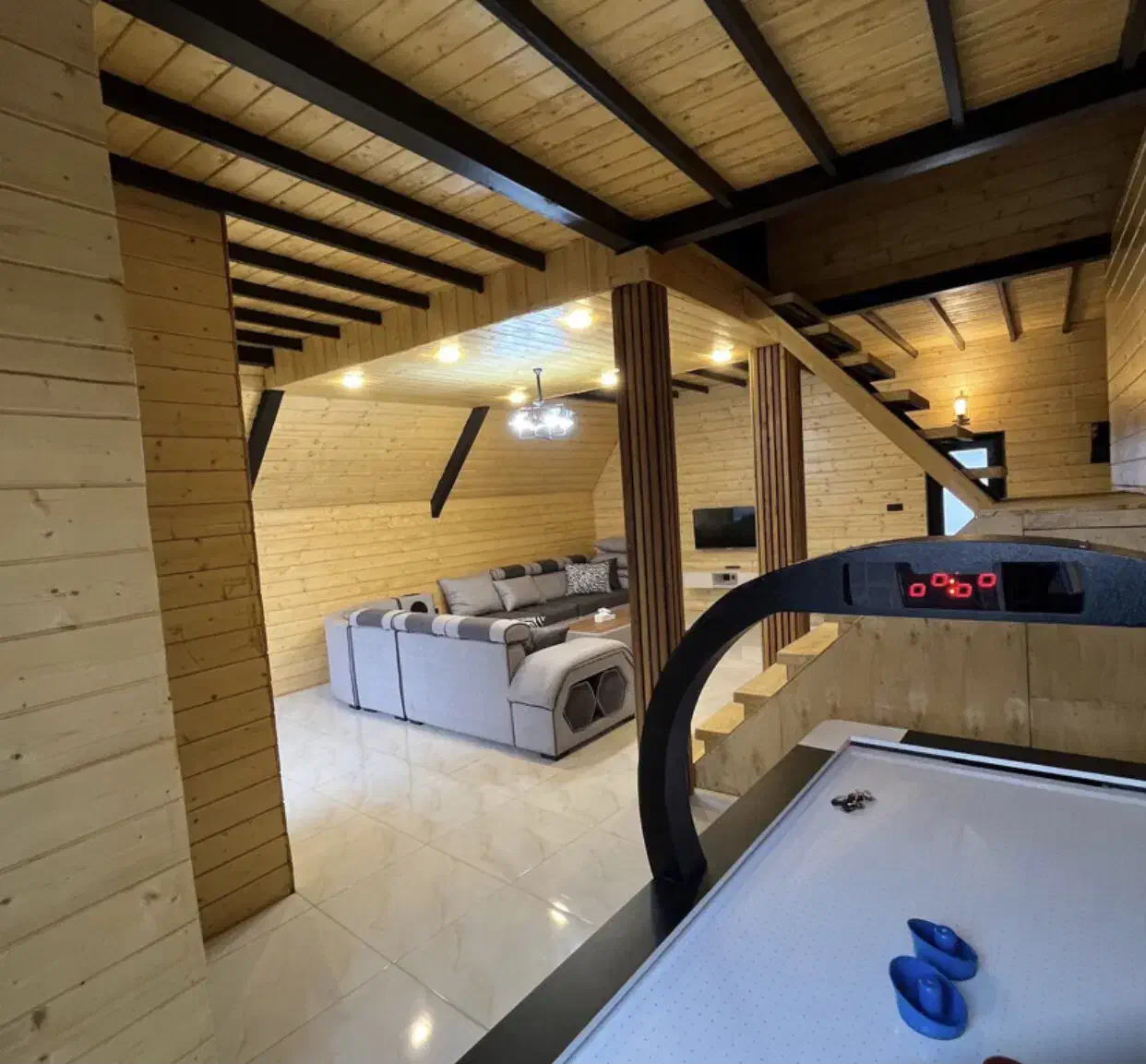 ویلا سوئیسی۲خواب با ایرهاکی جاده رشت انزلی مستقل|اجارهٔ کوتاه‌مدت ویلا و باغ|رشت, فرودگاه سردار جنگل رشت|دیوار