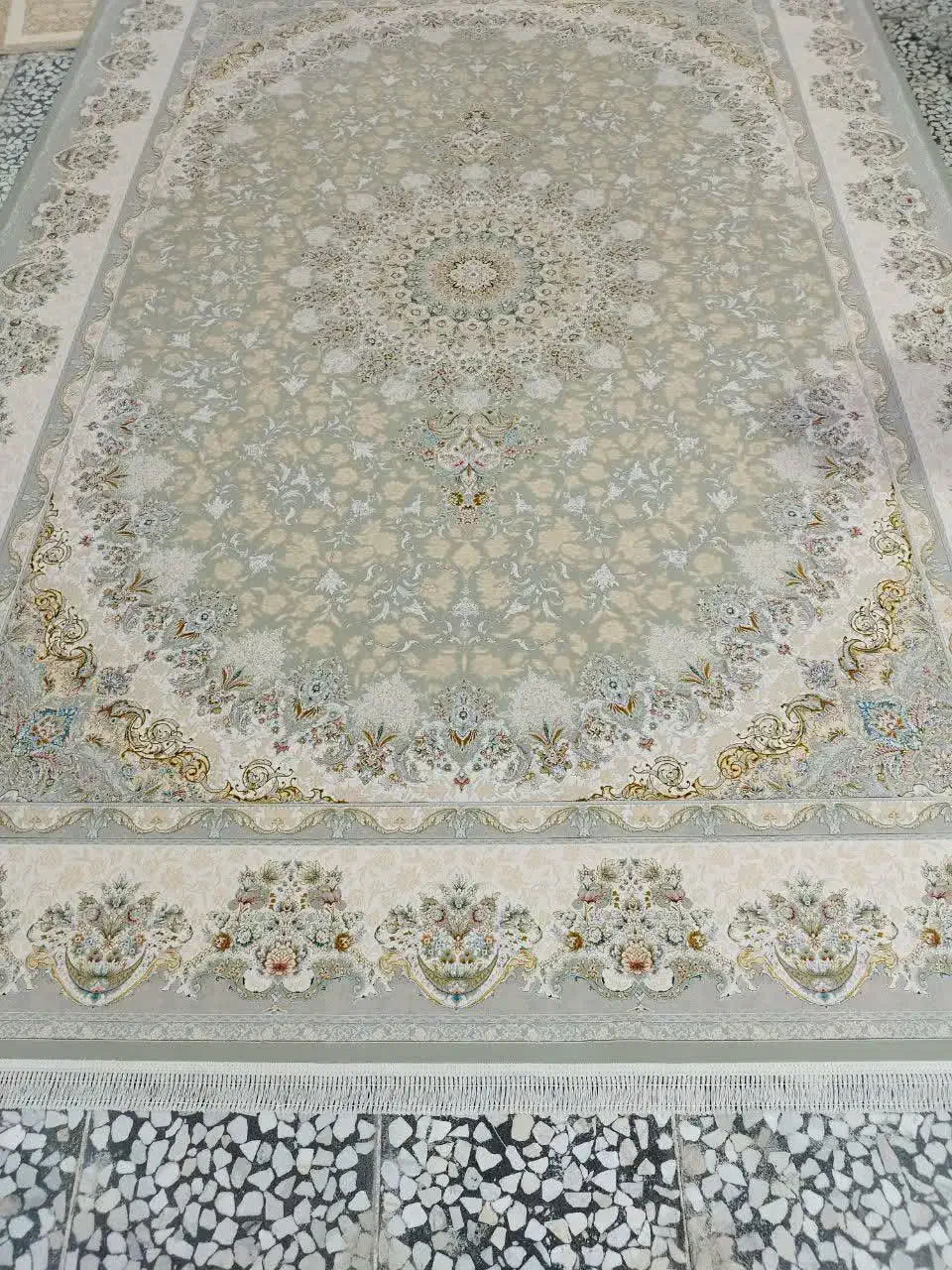 فرش ۱۲۰۰ صددرصد اکریلیک|فرش|قم, قلعه یزدیها|دیوار