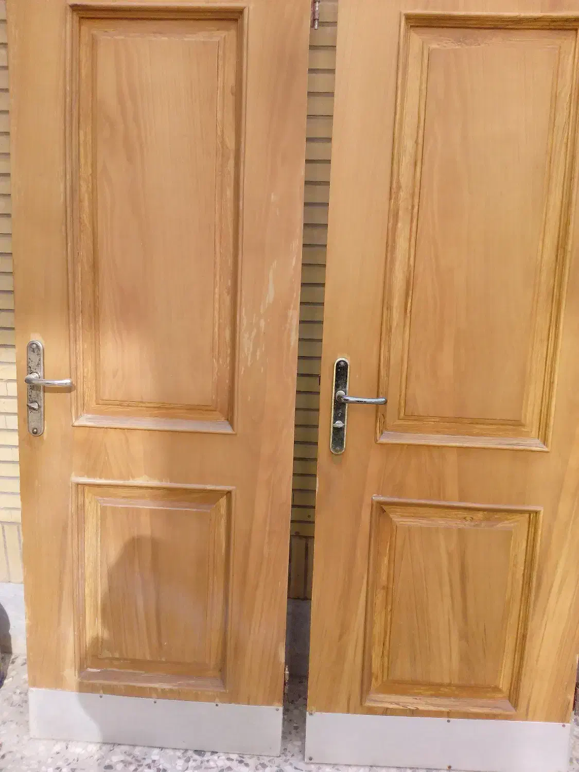 درب چوبی|مصالح و تجهیزات ساختمان|اصفهان, سرشبادران|دیوار