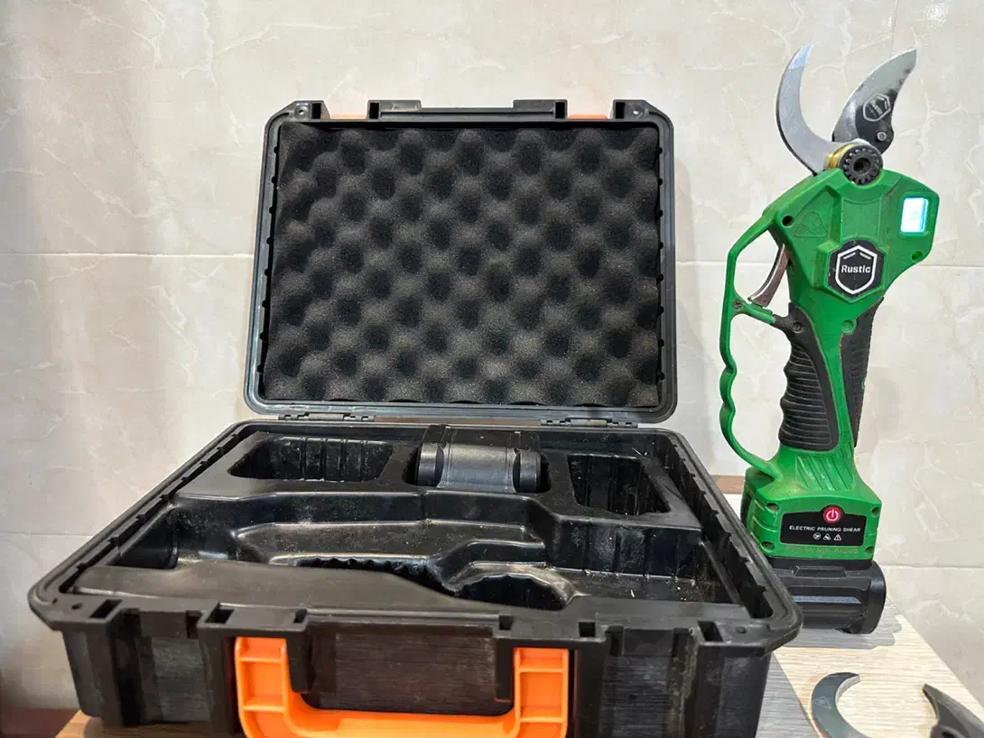 قیچی هرس شارژی ۸۳۲ پلاس اصل کره|ابزارآلات|مراغه, |دیوار