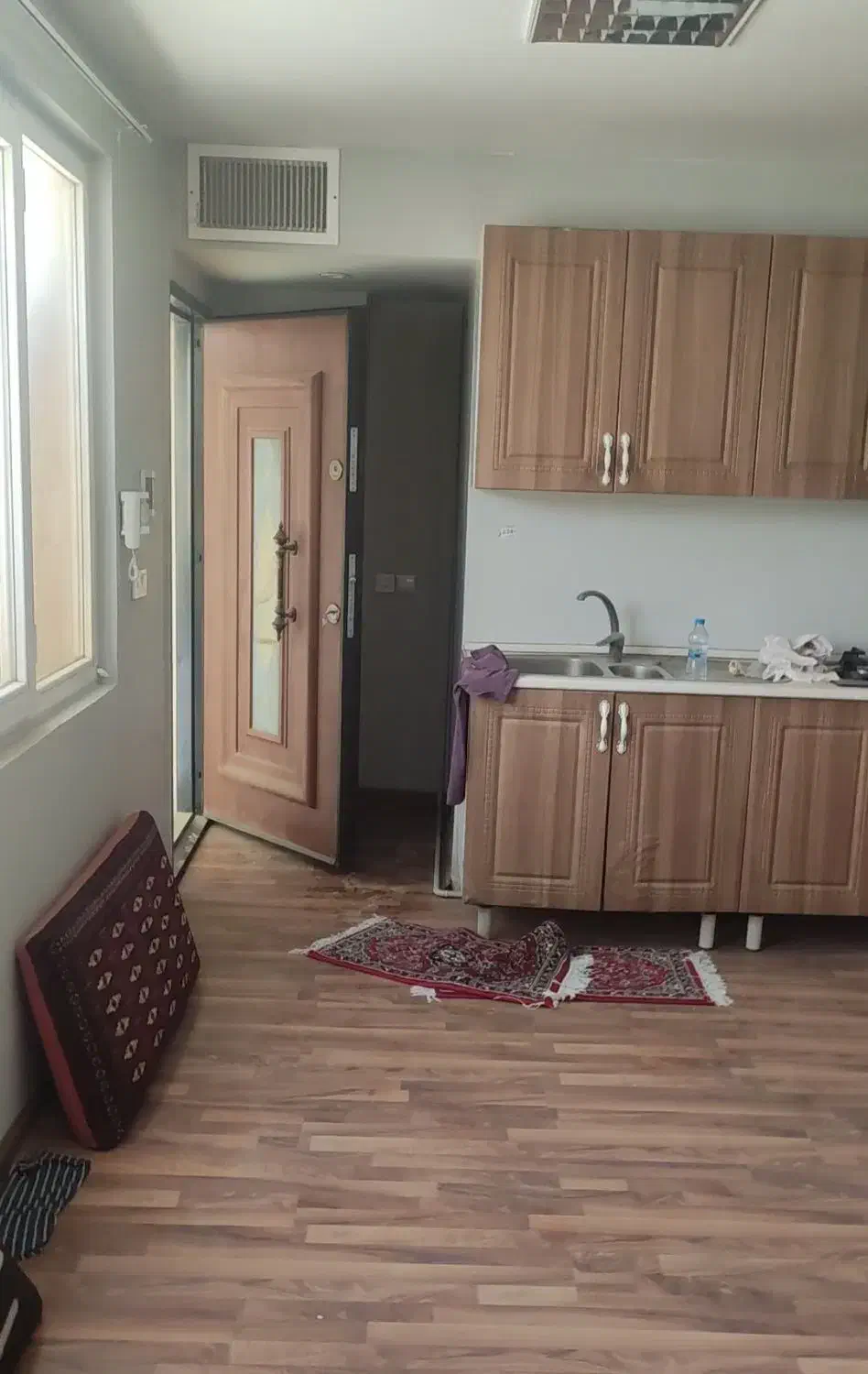 استخدام کارگر آقا و خانم (زوج رسمی) با سوئیت تمیز|استخدام سرایداری و نظافت|تهران, یافت آباد جنوبی|دیوار