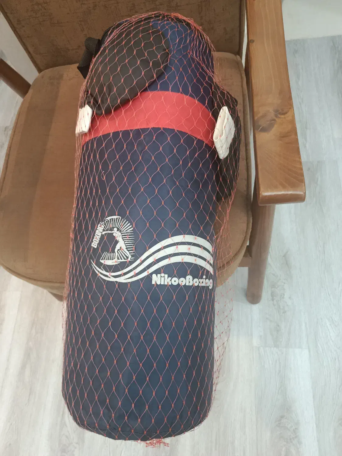 کیسه بوکس برزنتی با دستکش|تجهیزات ورزشی|رشت, پستک|دیوار