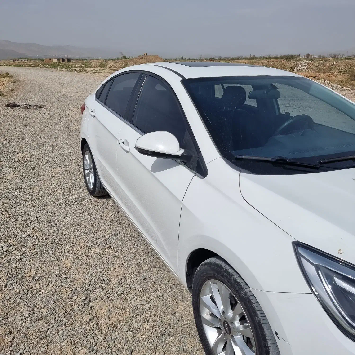 اریزو۵ دنده ای ۹۸ بی رنگ|خودرو سواری و وانت|اراک, |دیوار