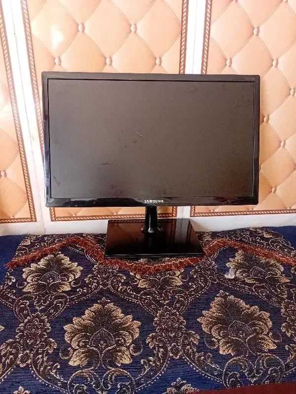 شهرستان بردسیر بخش لالزار روستای باغابر|تلویزیون و پروژکتور|لاله زار, |دیوار