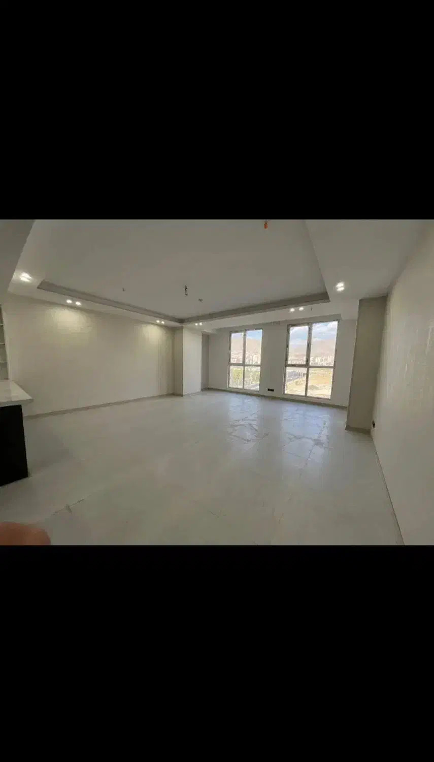 ۱۱۵متر/جنوبی بدون مشرف/غرق نور /رونیکا /چیتگر