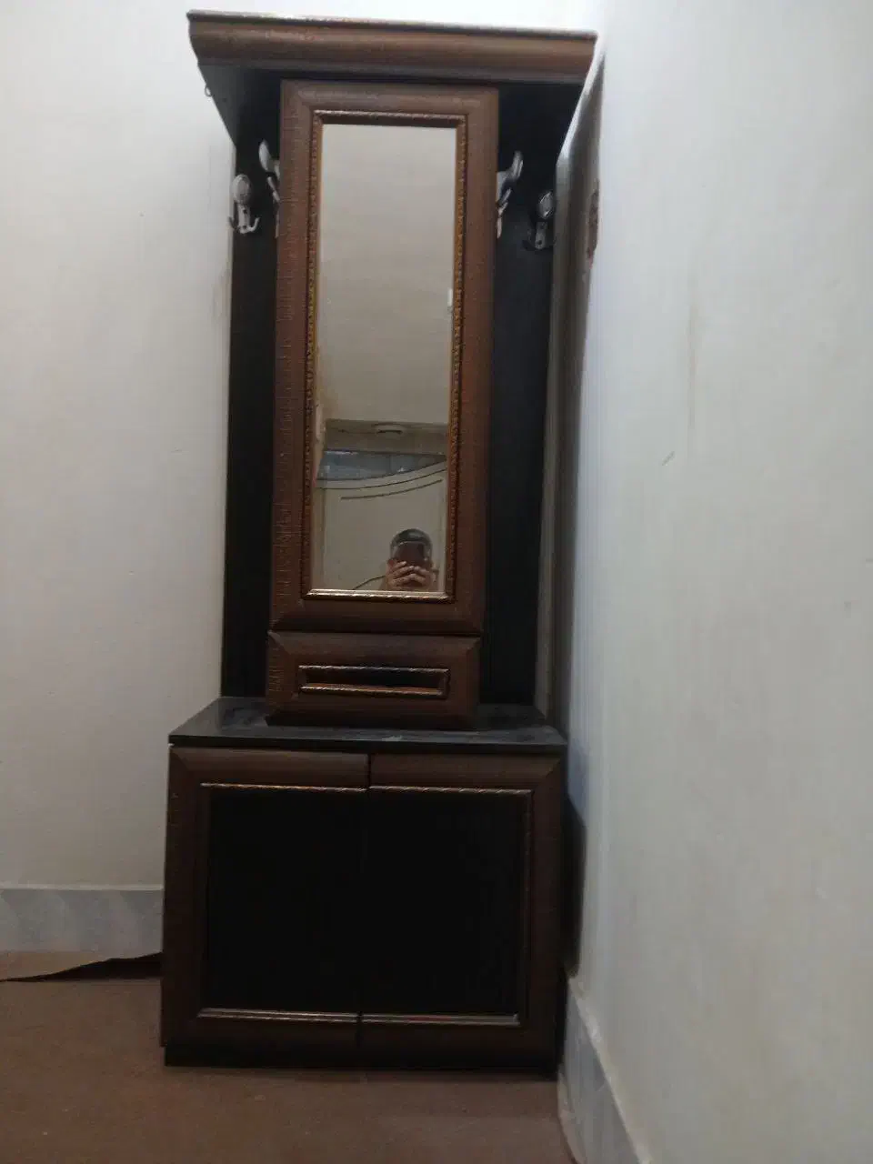 جاکفشی|جاکفشی، کمد، دراور|گناباد, |دیوار