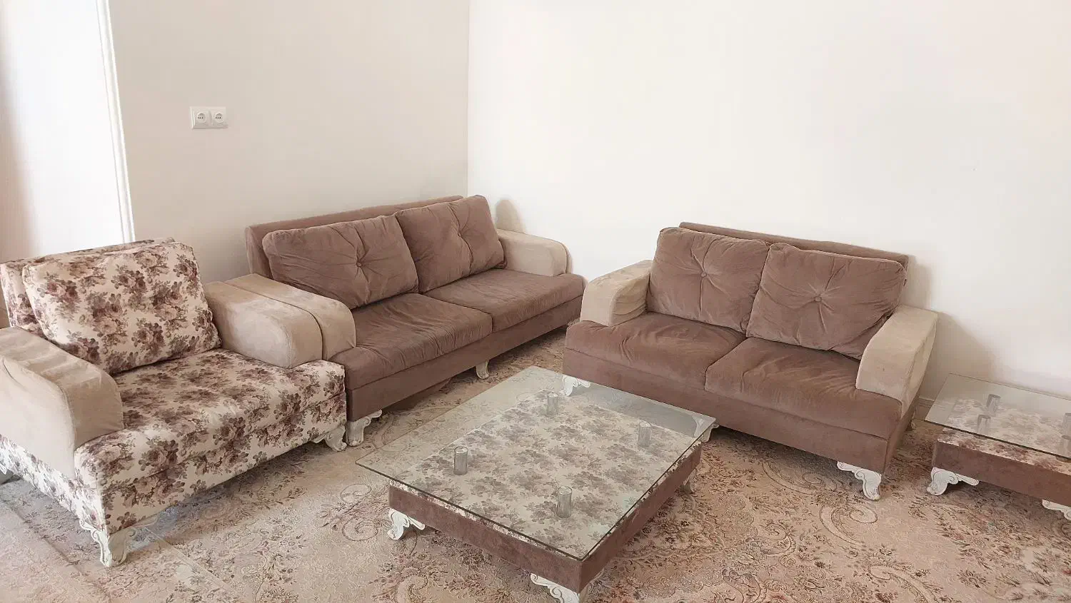 مبل ۷ نفره، غذاخوری ۷ نفره،  میز وسط و عسلی|مبلمان خانگی و میز عسلی|جهرم, |دیوار