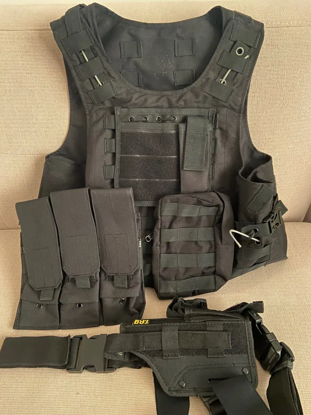 جلیقه تاکتیکال و لباس ۳۱۳ اصلی|لباس|رشت, حمیدیان|دیوار