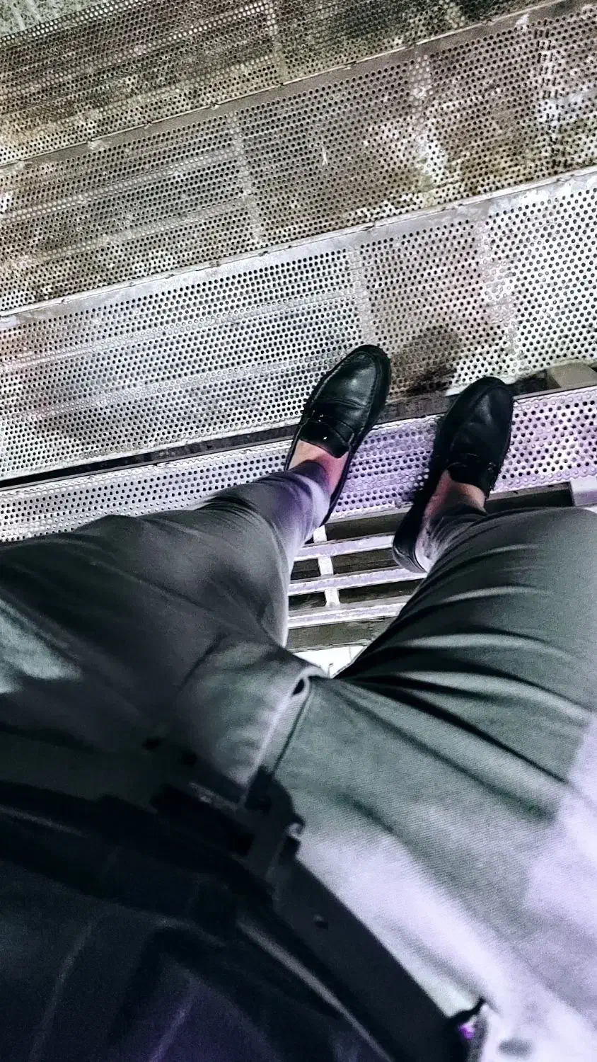 کفش کالج مجلسی|کیف، کفش، کمربند|بومهن, |دیوار