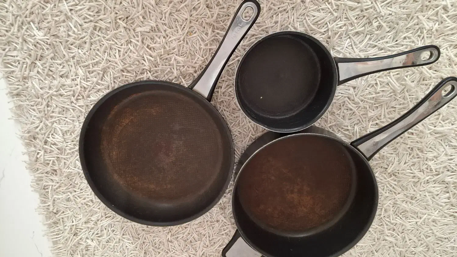 قابلمه و ماهیتابه تفال|ظروف پخت‌وپز|مشهد, انقلاب|دیوار