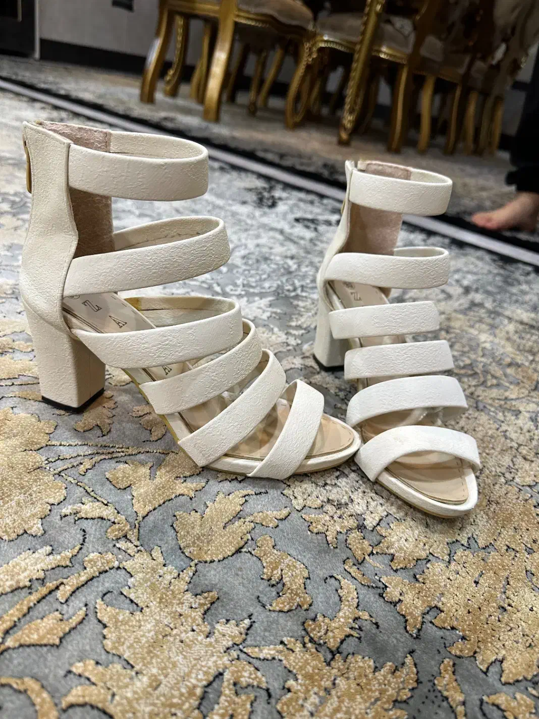 کفش|کیف، کفش، کمربند|مریوان, |دیوار