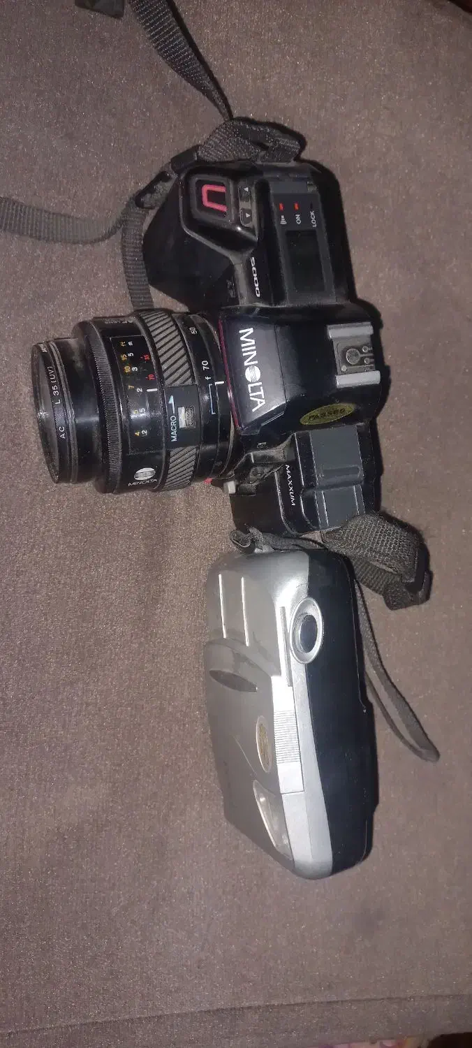 دورببن عکسی درحد نوبا یک سه پایی|دوربین عکاسی و فیلمبرداری|پیشوا, |دیوار