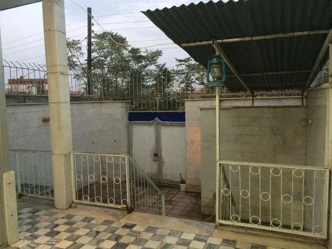 فروش منزل مسکونی دو بر  مناسب سکونت یا ساخت و ساز|فروش خانه و ویلا|قم, باسکول|دیوار