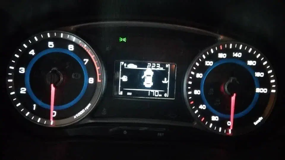 کوییک GXR سفید مشکی مدل۱۴۰۴ با رینگ الومینیوم|خودرو سواری و وانت|ری, شهید بهشتی|دیوار