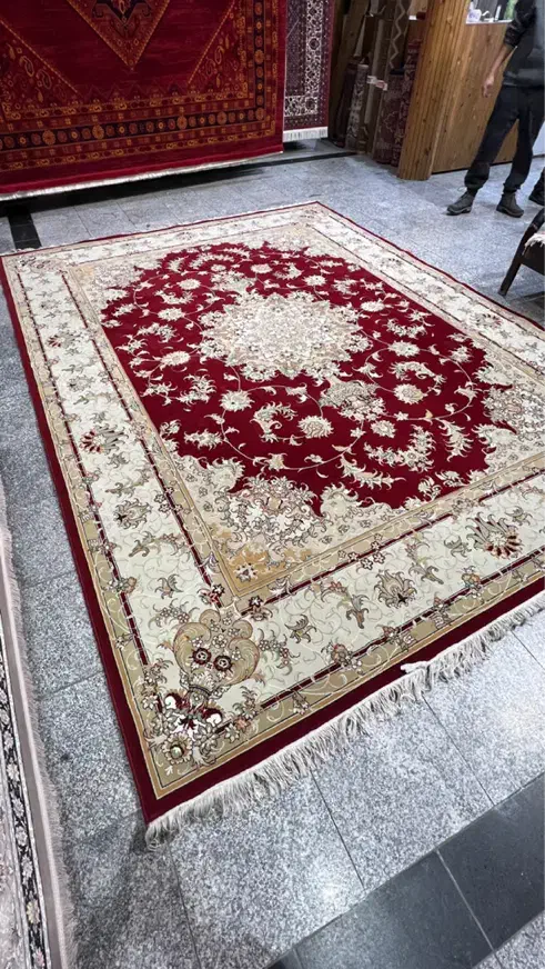 فرش کارکرده ۱۲متری لاکی|فرش|همدان, |دیوار