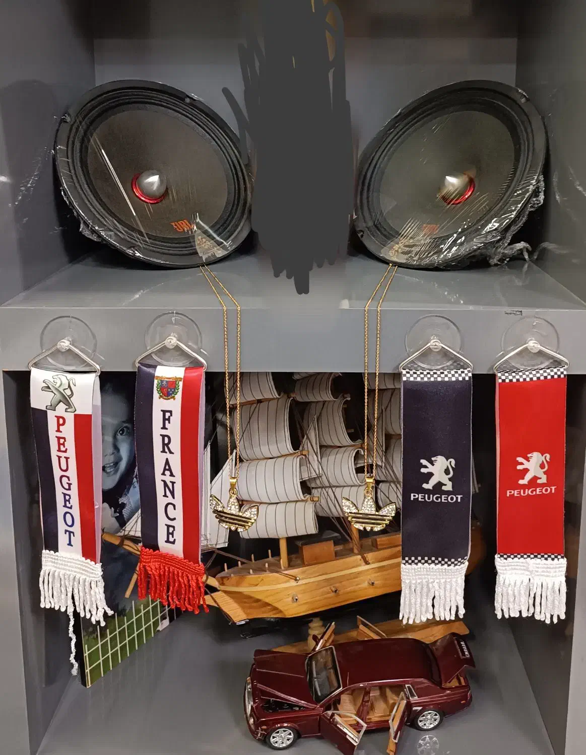 میدرنج 8 پرچم و زنجیر آدیداس|قطعات یدکی و لوازم جانبی|اردبیل, |دیوار