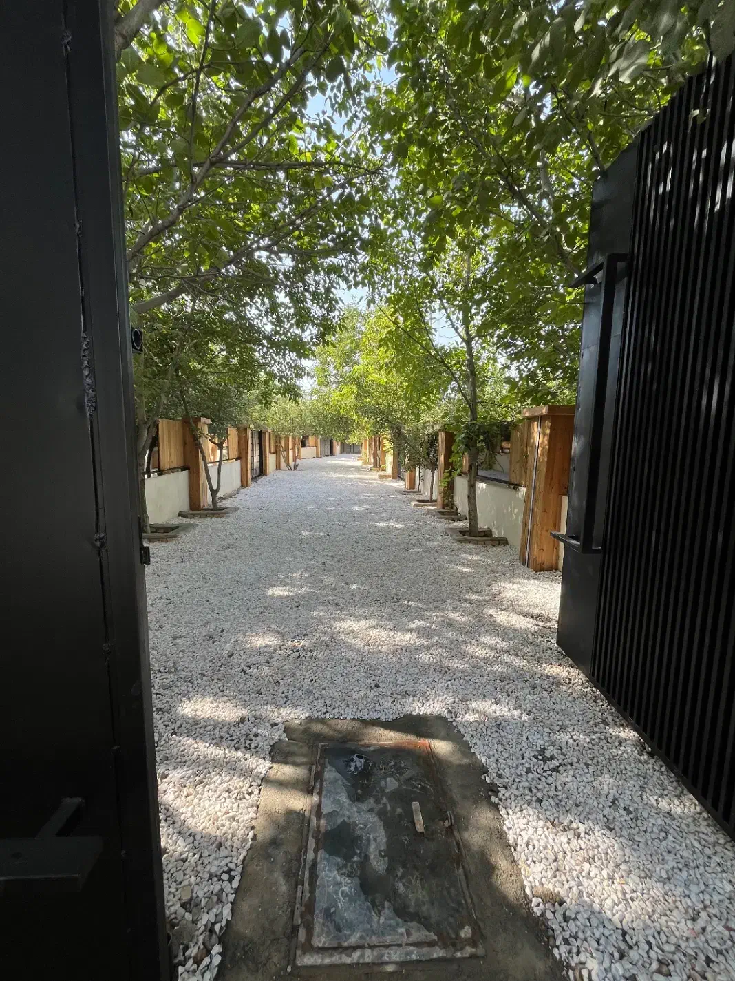 باغ۳۰۰مترو۴۵۰مترسندتک برگ چهارباغ فول|فروش خانه و ویلا|کرج, مهرویلا جنوبی|دیوار