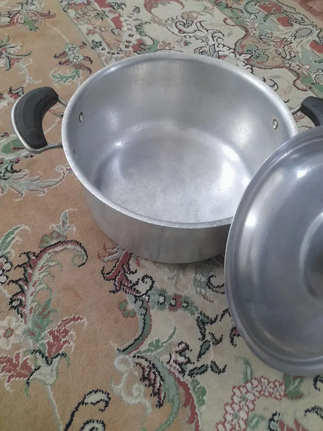 سلام یک عدد قابلمه روحی درحد نو|ظروف پخت‌وپز|قم, علی آباد سعدگان|دیوار