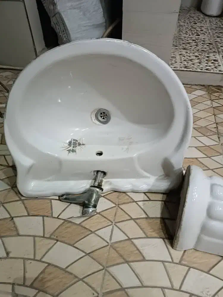 روشویی|لوازم سرویس بهداشتی|باوی, |دیوار