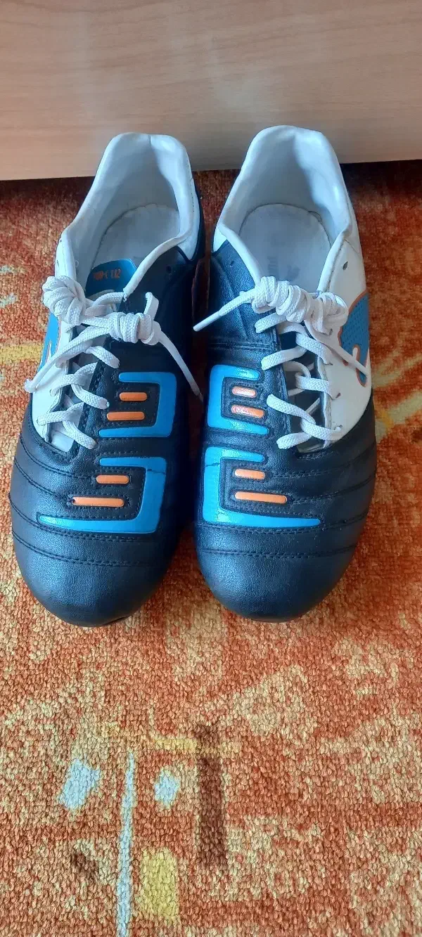 فروش کتونی فوتبال چمنی پوما ویتنام|ورزشهای توپی|قزوین, |دیوار