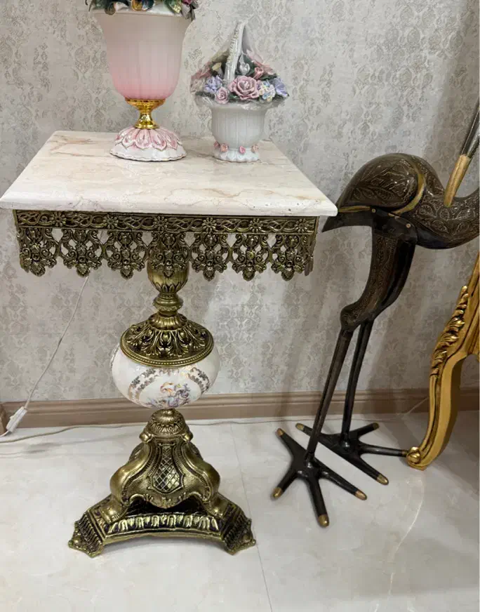 میز برنز آباژور یا میز کنار مبل انتیک|مبلمان خانگی و میز عسلی|مشهد, الهیه|دیوار