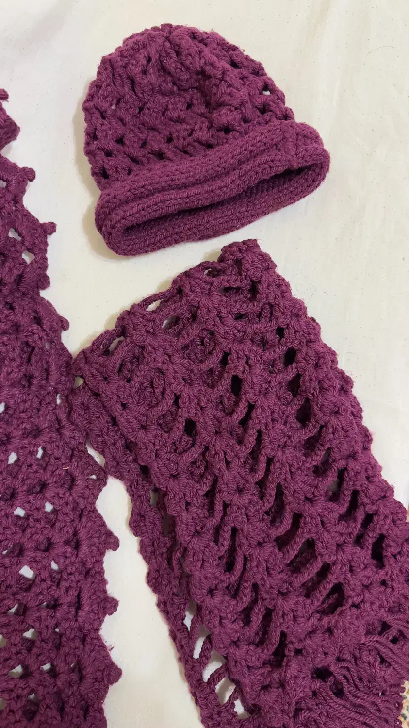 شنل، کلاه و شال دستبافت دخترانه|لباس|رشت, منظریه|دیوار