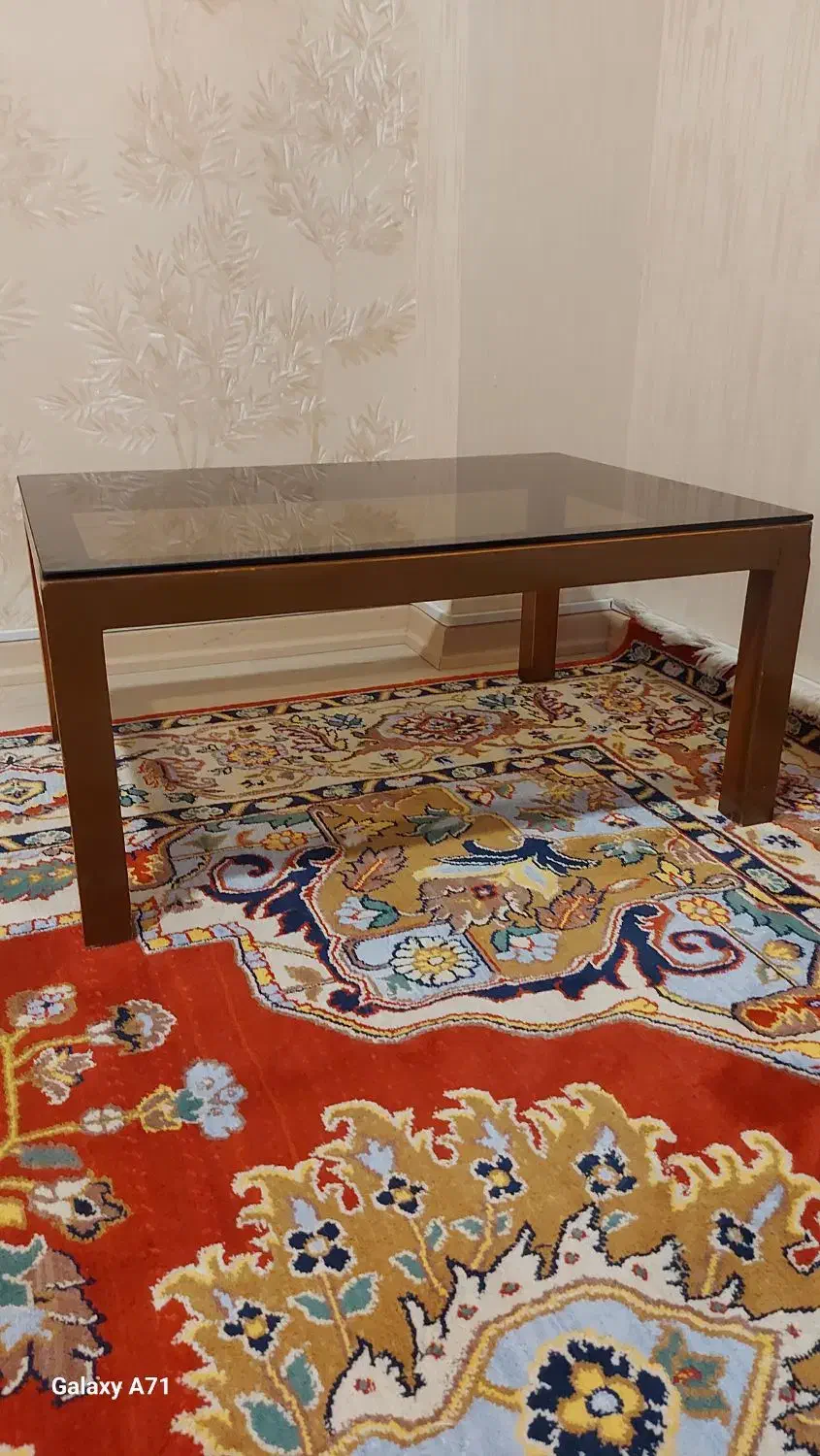 میز چوبی رویه شیشه|مبلمان خانگی و میز عسلی|اردبیل, |دیوار