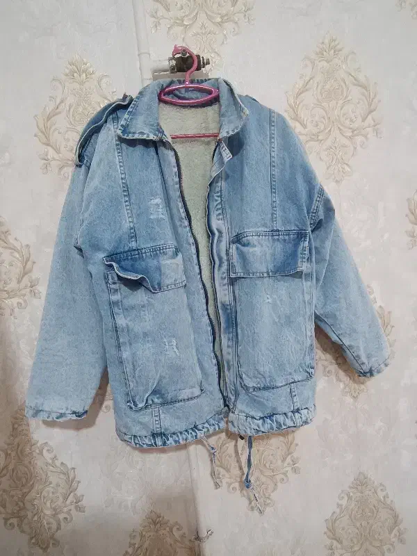 کاپشن جین نو|لباس|صحنه, |دیوار