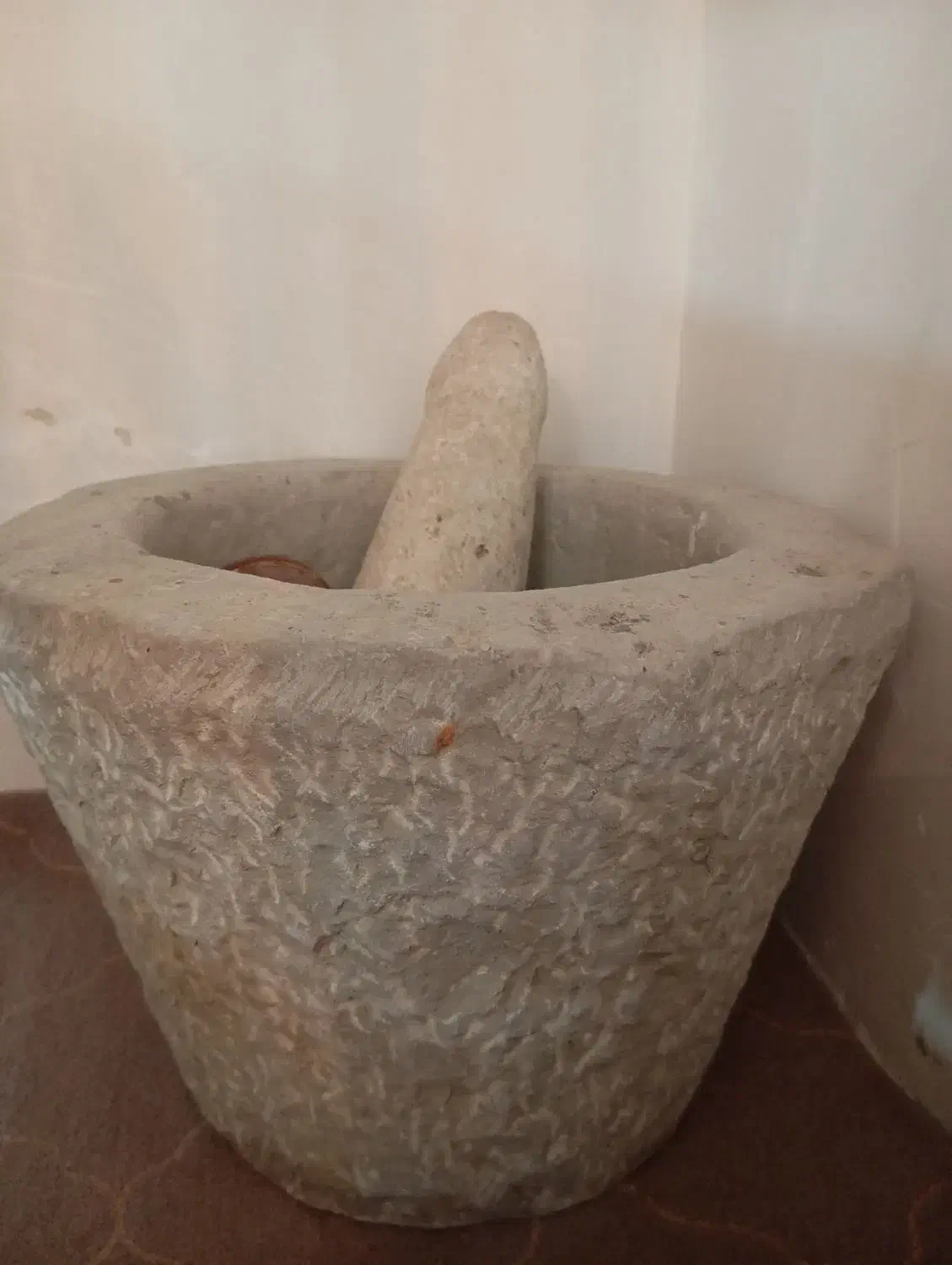 هاونگ سنگی بسیارقدیمی|کلکسیون اشیاء عتیقه|قم, بکایی|دیوار