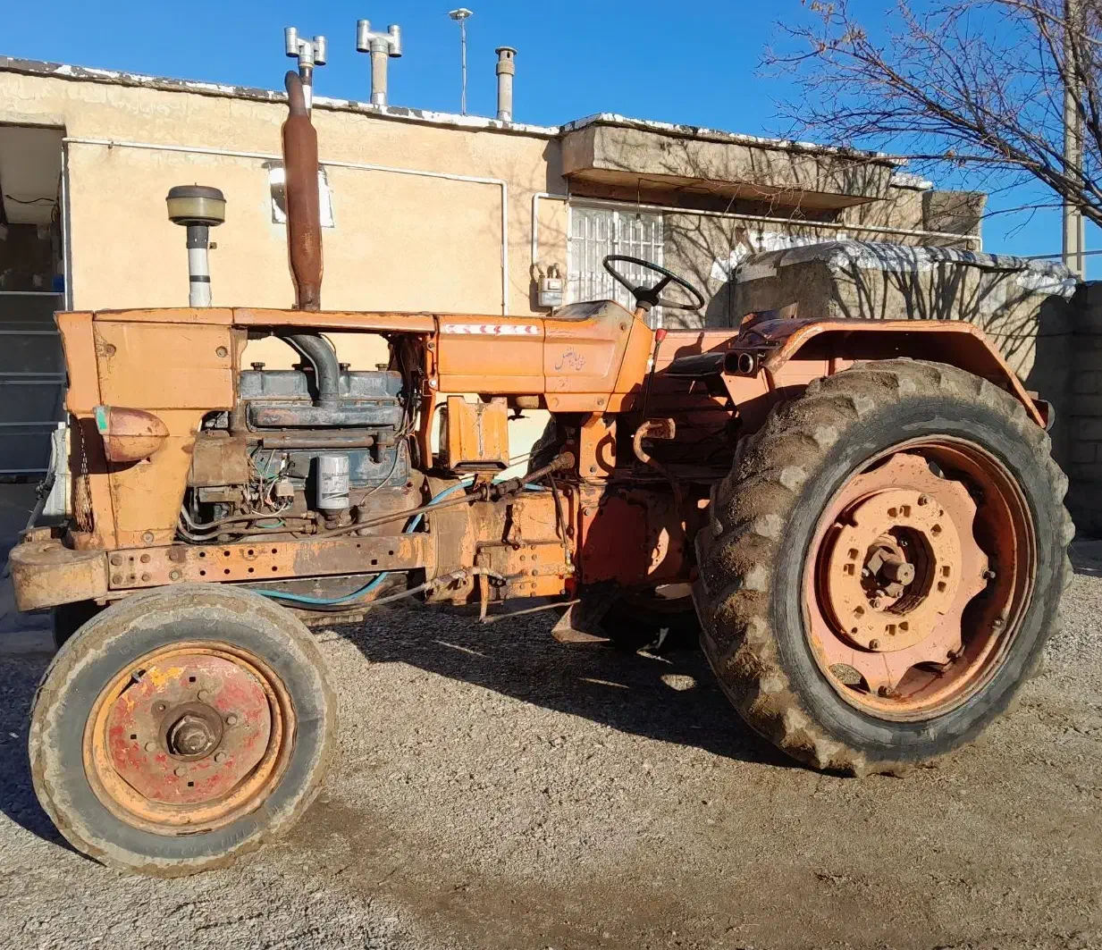 تراکتور رومانی|خودرو سنگین|صحنه, |دیوار