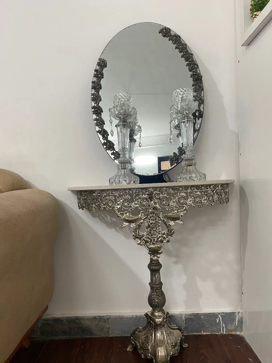 اینه و کنسول و شمعدان|آینه|لاهیجان, کوی خزر|دیوار