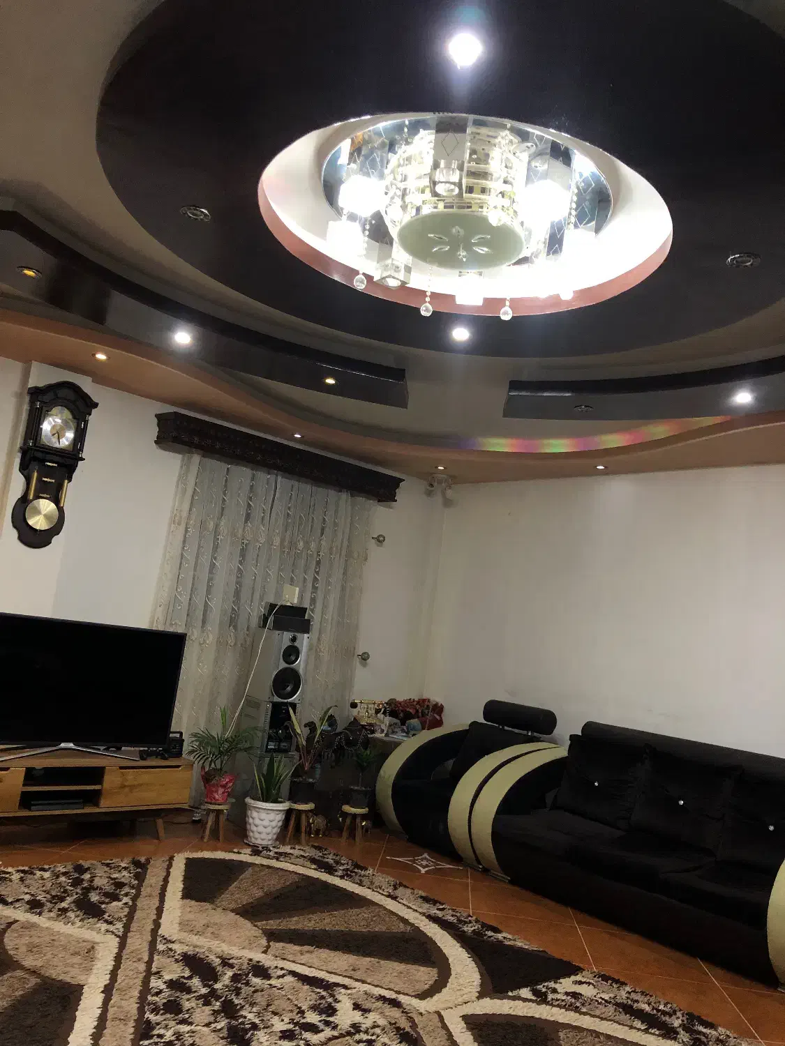 لوستر|لوستر و چراغ آویز|رشت, پیرسرا|دیوار