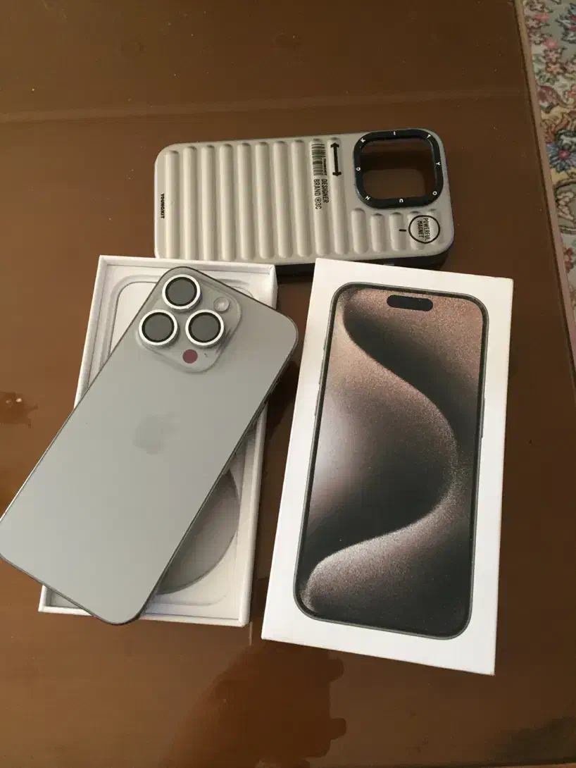 15 pro درحد آک|موبایل|اصفهان, آبشار|دیوار