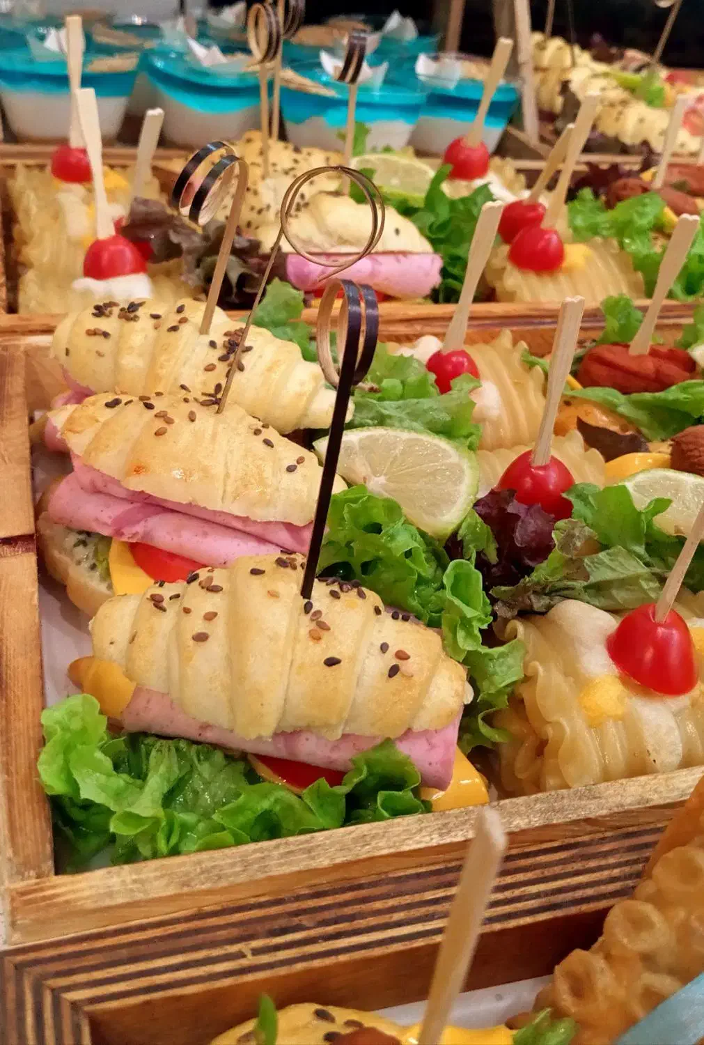 فینگر فود و سینی مزه و..|خدمات پذیرایی، مراسم|پرند, فاز ۴|دیوار