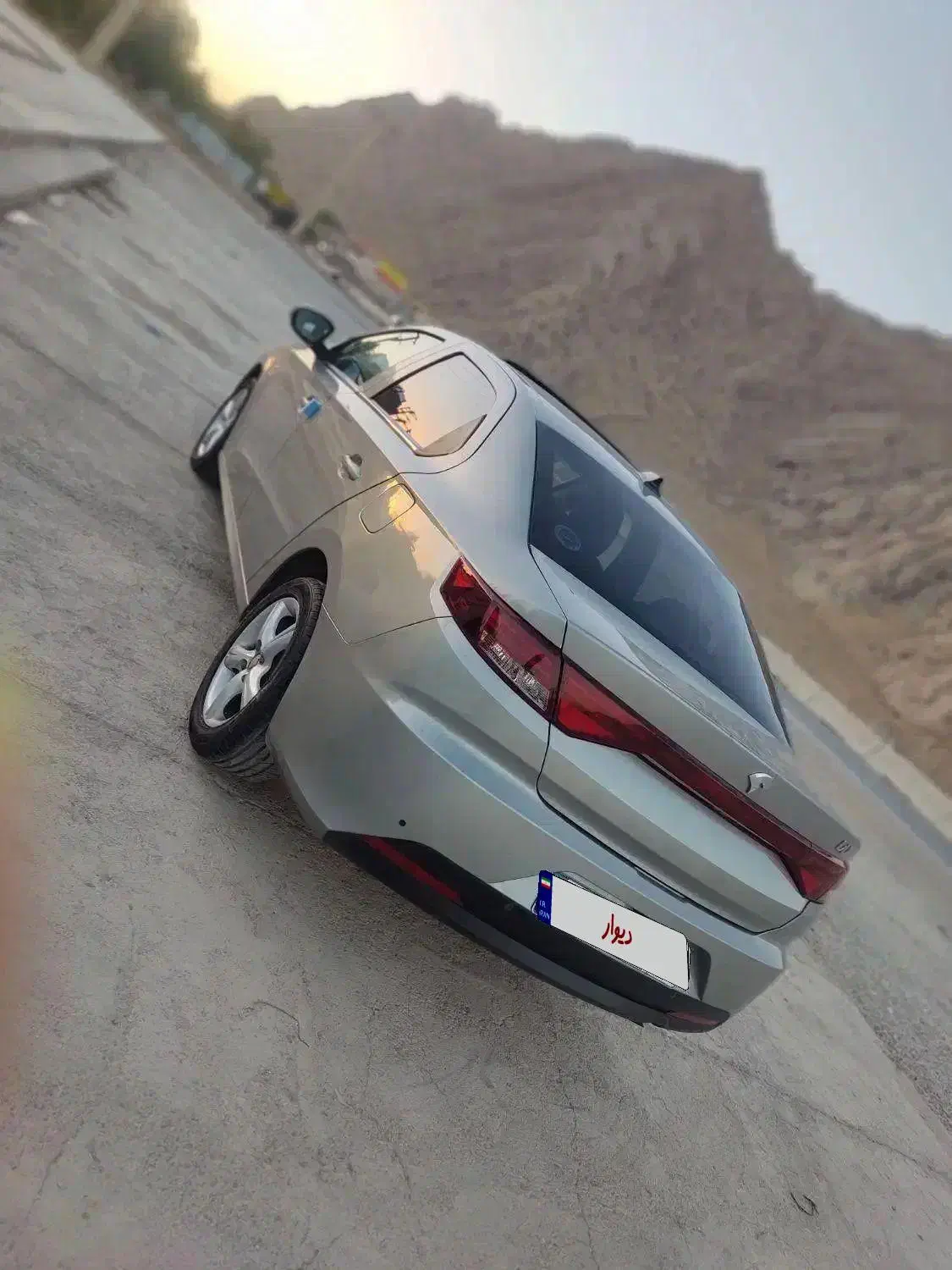 تاراV4اتومات فول اپشن LX|خودرو سواری و وانت|خرم‌آباد, |دیوار