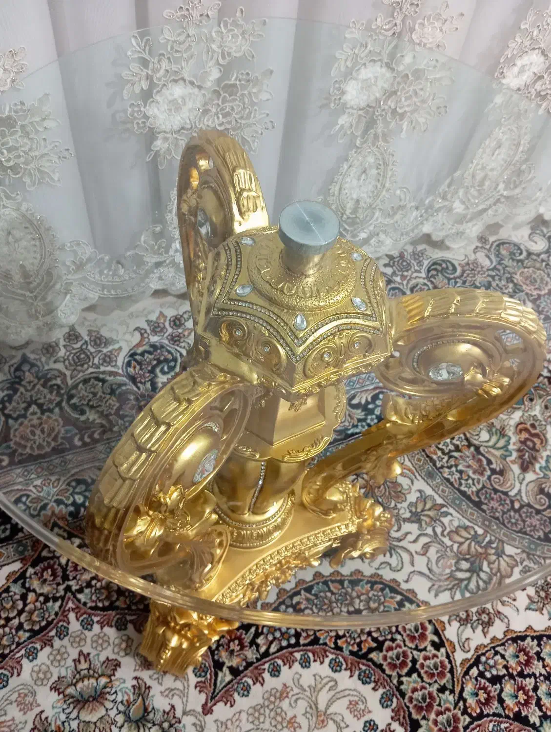 پایه گلدان طلایی|صنایع دستی و سایر لوازم تزئینی|تهران, شهرک ولیعصر جنوبی|دیوار