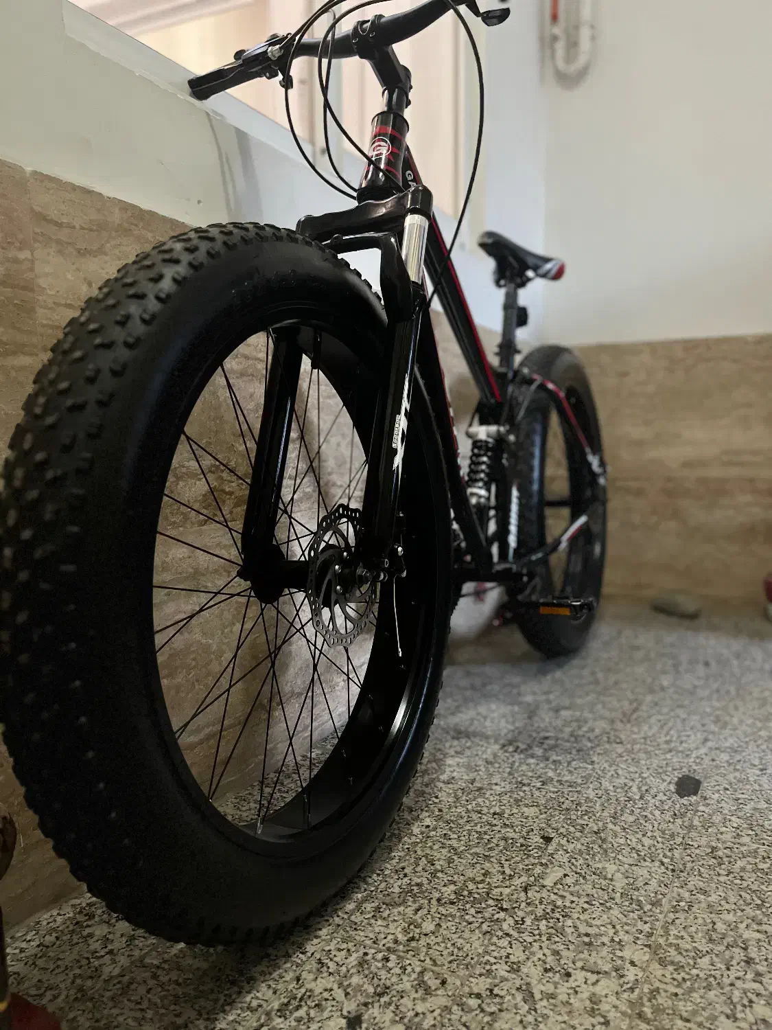 دوچرخه لاستیک پهن|دوچرخه، اسکیت، اسکوتر|رشت, ساغری سازان|دیوار