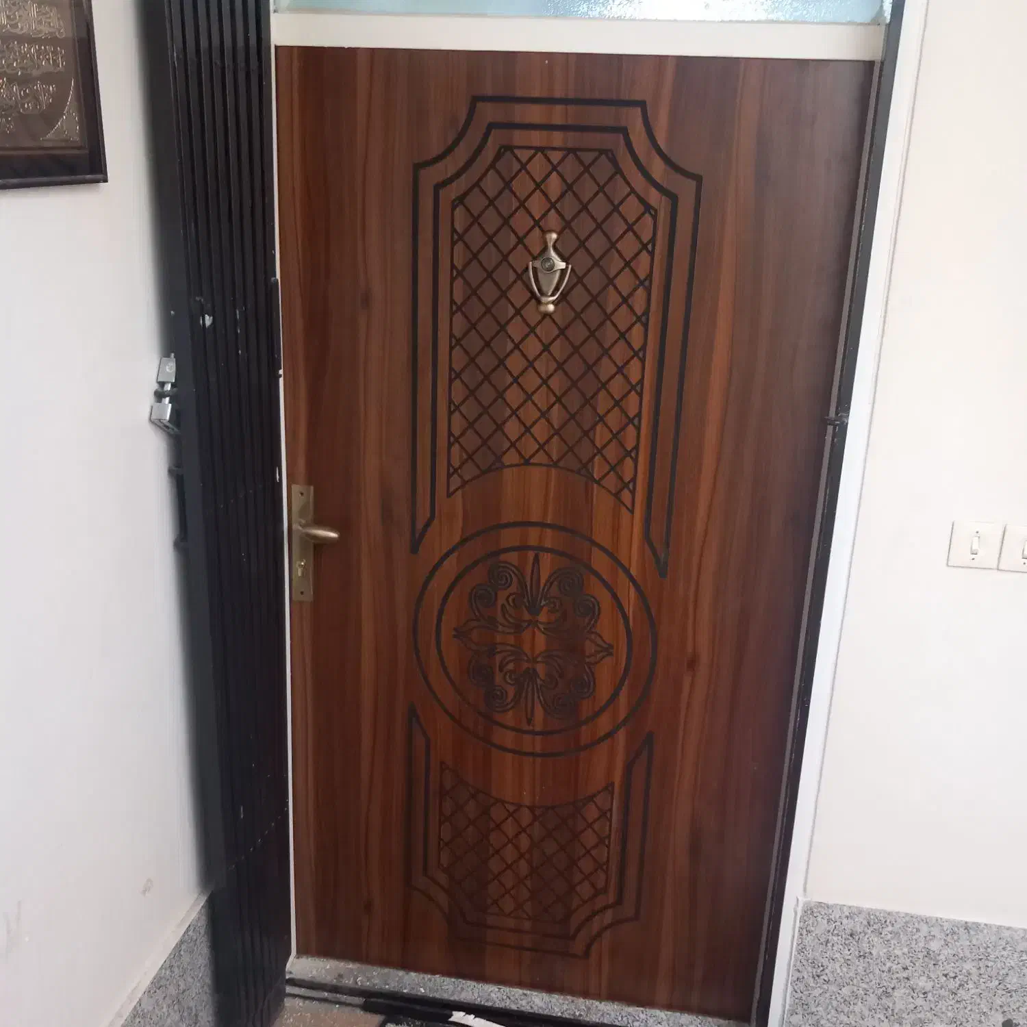 ساخت درب چوبی با بهترین قیمت|خدمات پیشه و مهارت|همدان, |دیوار