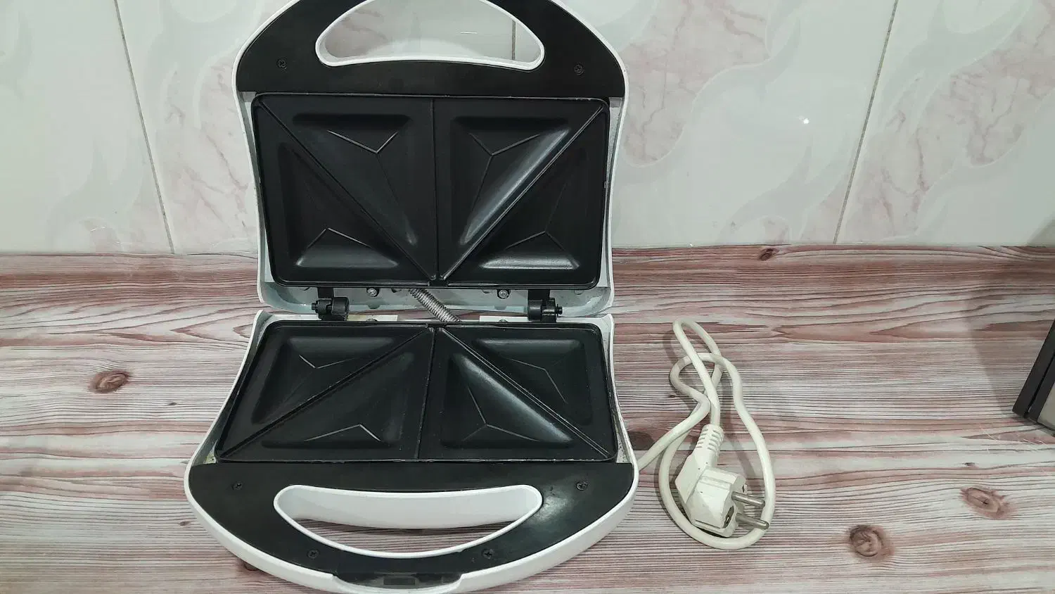 لوازم برقی|تلویزیون و پروژکتور|خمینیشهر, |دیوار