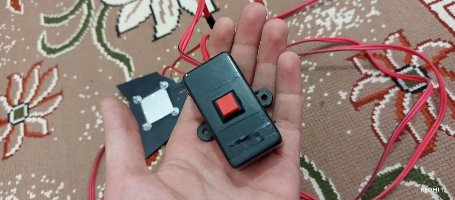 مزاحم گیر|ریسه و چراغ تزئینی|ساوه, |دیوار