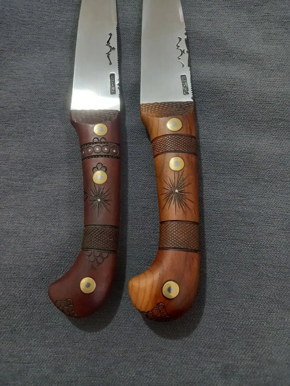 چاقو|کلکسیون و سرگرمی|رباط‌کریم, رباط‌کریم|دیوار